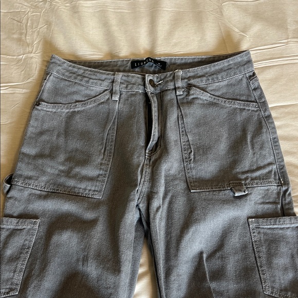 Lioness Gray Cargo Pants - Picture 1 of 4